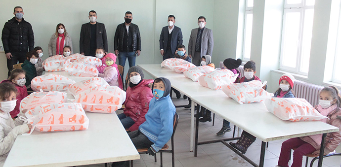 Minikler Üşümesin Üçüncü Yılında Havza’da