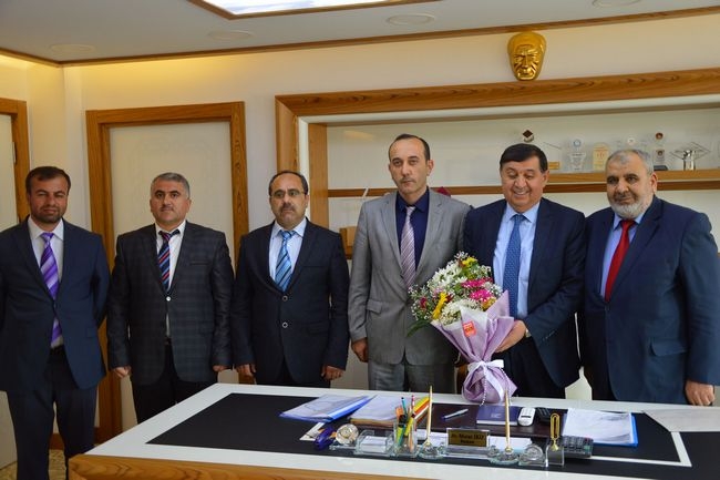 Müftü Akyazı Belediye Başkanı İkiz\'i Ziyaret Etti