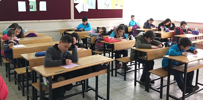 Öğrenci Ve Veliler Okudukları Kitaplardan Birbirleri İle Yarıştılar