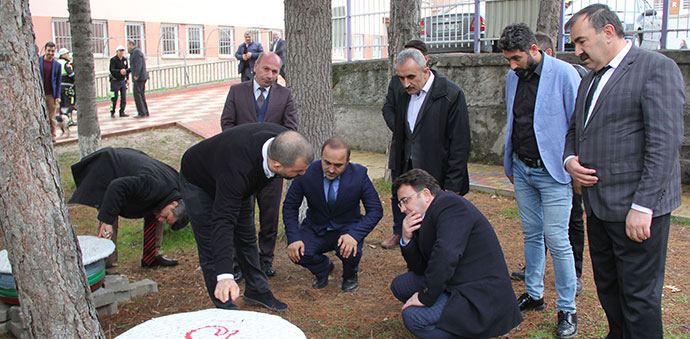 Öğrenciler Sokak Hayvanları İçin Kermes Düzenlediler
