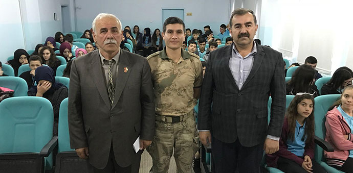 Öğrencilere Şehit Ve Gaziler Saygı Konferansı