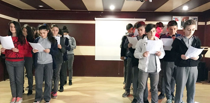 Öğrencilere sorumluluk yükleyerek okula devam sorununu çözdüler