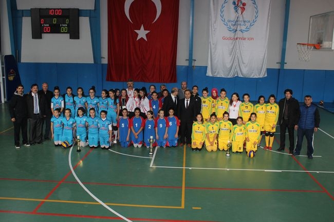 Okul Sporları Yıldız Kızlar Voleybol Turnuvası Sona Erdi