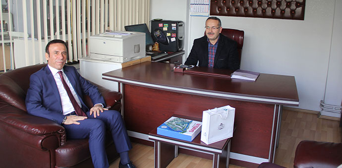 Osman Genç 25 Mayıs Gazetesini Ziyaret Etti