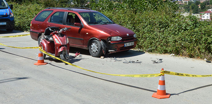 Otomobil ile elektrikli bisiklet çarpıştı 1 yaralı