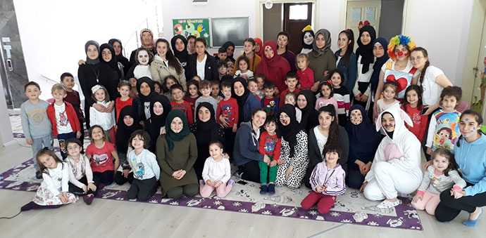 ÖZEL FATİH ANAOKULU ÖĞRENCİLERİ PALYANÇOLARLA EĞLENDİ
