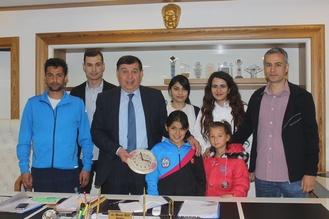 Özel Öğrencilerden Başkana Ziyaret