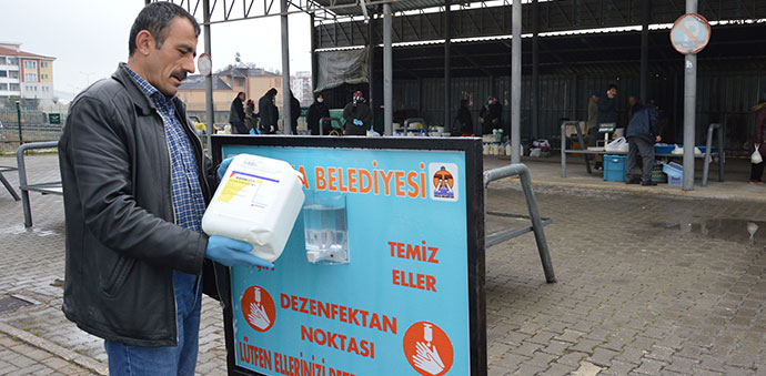 Pazar Yerlerinde El Dezenfektan Noktaları Oluşturuldu