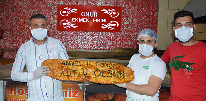 Pide Ustasından Annesine Leziz Anneler Günü Hediyesi