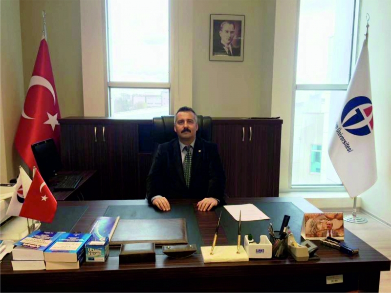 Prof. Dr. Hakan Hoca Üniversite Dekanlığı Görevine Atandı