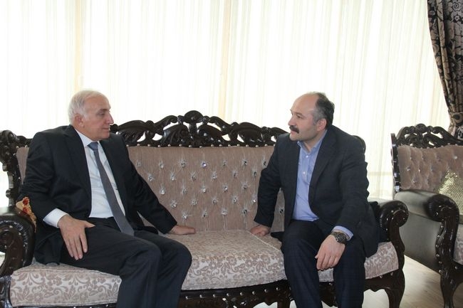 Samsun Valisi İbrahim Şahin, MHP Milletvekili Erhan Usta\'ya Taziye Ziyaretinde Bulundu