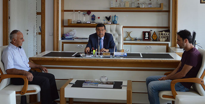 Şehit Ailesinden Başkan İkiz'e Ziyaret