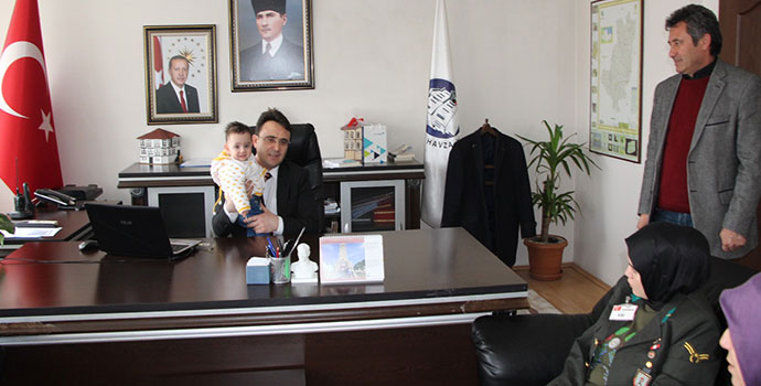 Şehit Şahin’in Ailesi Kaymakam Yılmaz’ı Ziyaret Ettiler