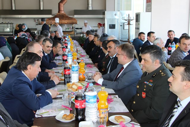 Şehit ve Gazi Aileleri Yemekte Bir Araya Geldi