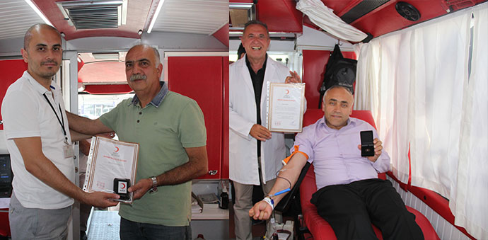 Sürekli Kan Bağışcısı 2 Kişiye Madalya Verildi