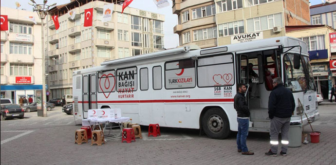 Türk Kızılay’ı Tarafından Kan Toplandı