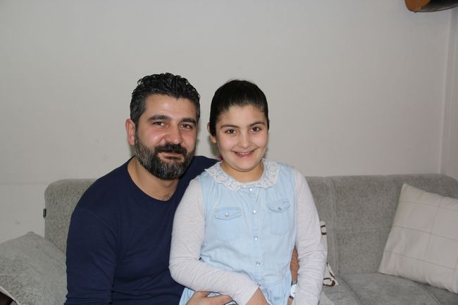 Türkiye\'nin En Küçük Şairinin Kitabı Okuyucusu ile Buluşuyor-Video Haber