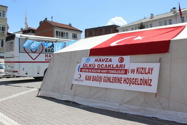 Ülkü Ocakları Aracılığı ile Kızılay Mehmetçik Meydanında Kan Bağışı Kampanyası