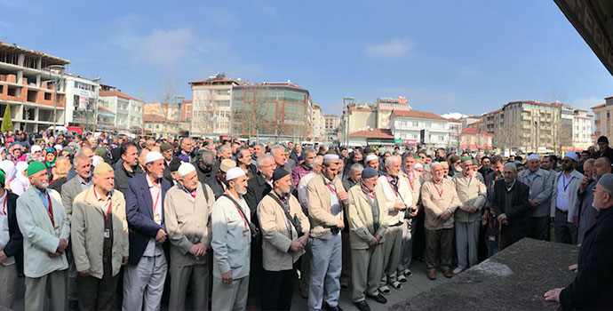 Umreciler Dualarla Uğurlandı