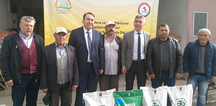 Üreticilere Silajlık ve Yağlık Mısırı Tohumu Dağıtıldı