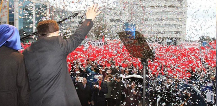 Usta Sevdalıları Yağmur, Çamur Dinlemedi!