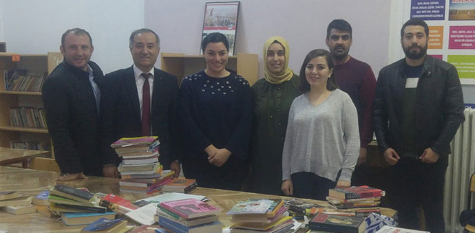 VAKIFBANK ATATÜRK ORTAOKULUNA KİTAP DESTEĞİ