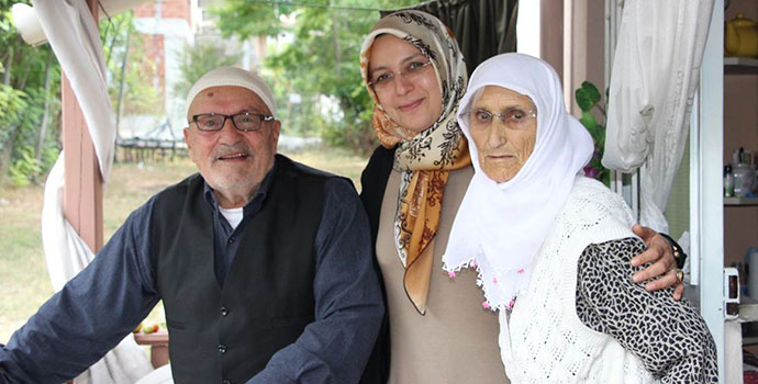 Vali Eşinden Havza'da Şehit Ailelerine Vefa Ziyareti