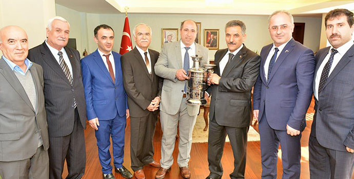 Vali Kaymak’a Havza Semaveri Hediye Ettiler