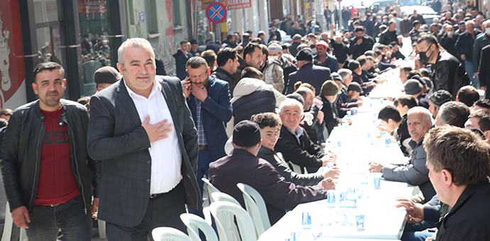 Yeni Başkan Vahit Yılmaz'dan Havza Esnafına Yemek