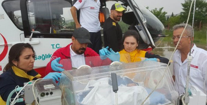 Yeni Doğan Bebek İçin Ambulans Helikopter