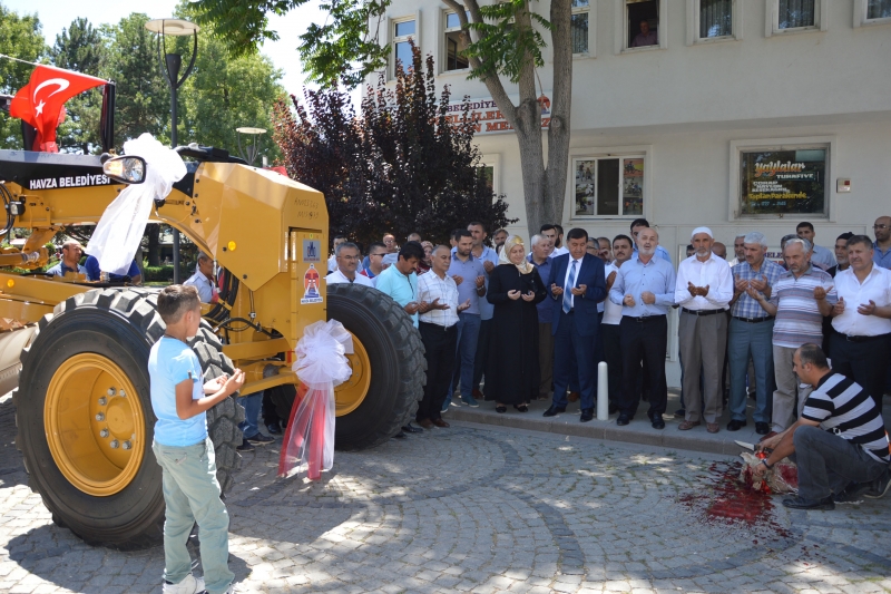Yeni İş Makinesi Kesilen Kurban İle Hizmete Girdi