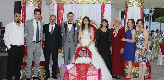 Yetik ve Gülşen Ailelerinin Mutlu Günü