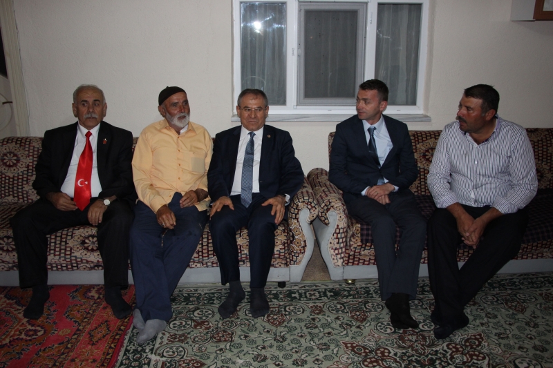 Zeybek; Şehit Aileleri İle Bayramlaştı